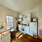 Spacious Flat 65 Sqm With Beach And Cliffs At 100M