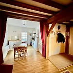 Spacious Flat 65 Sqm With Beach And Cliffs At 100M