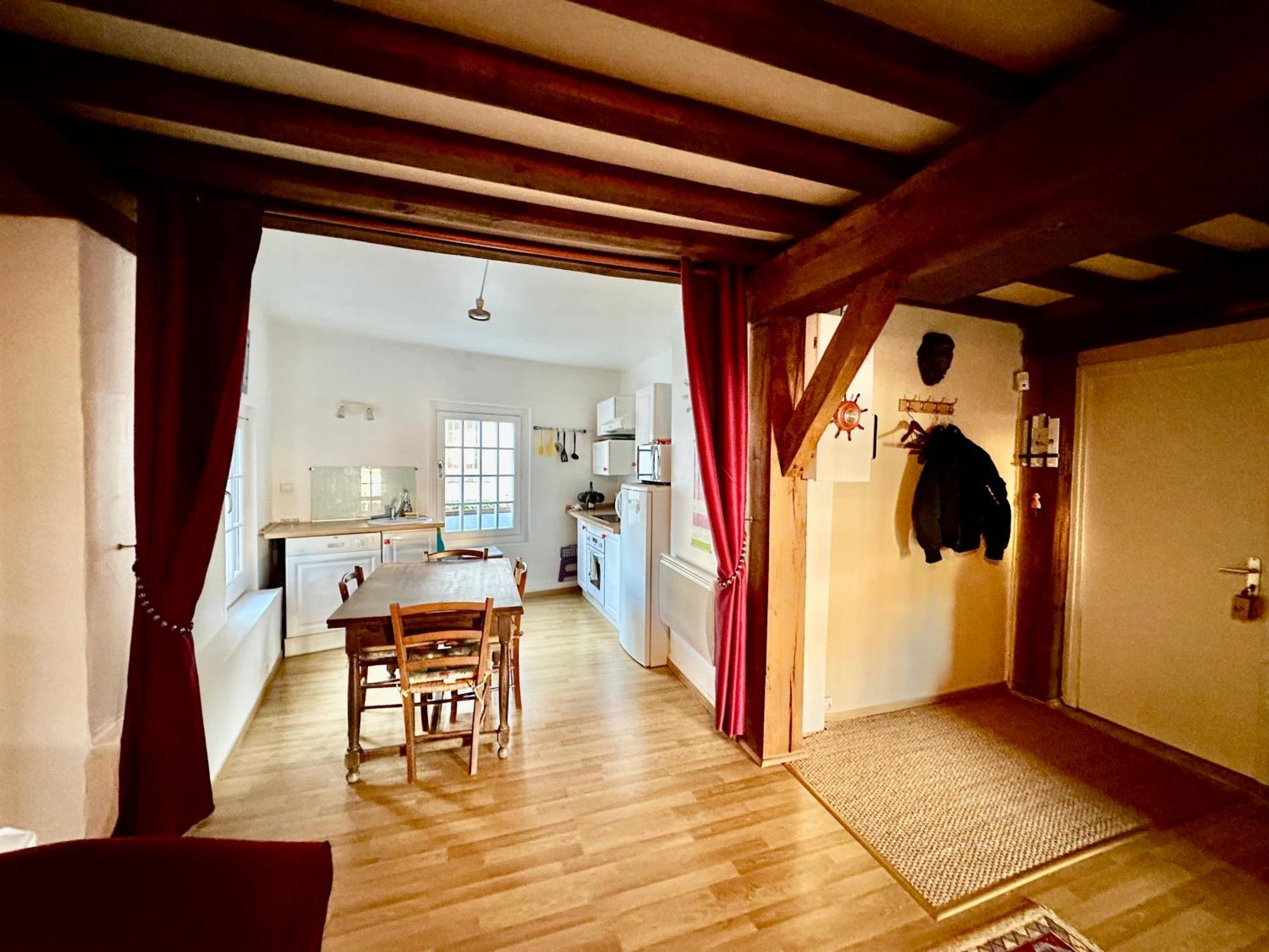 Spacious Flat 65 Sqm With And Cliffs At 100m Appartement