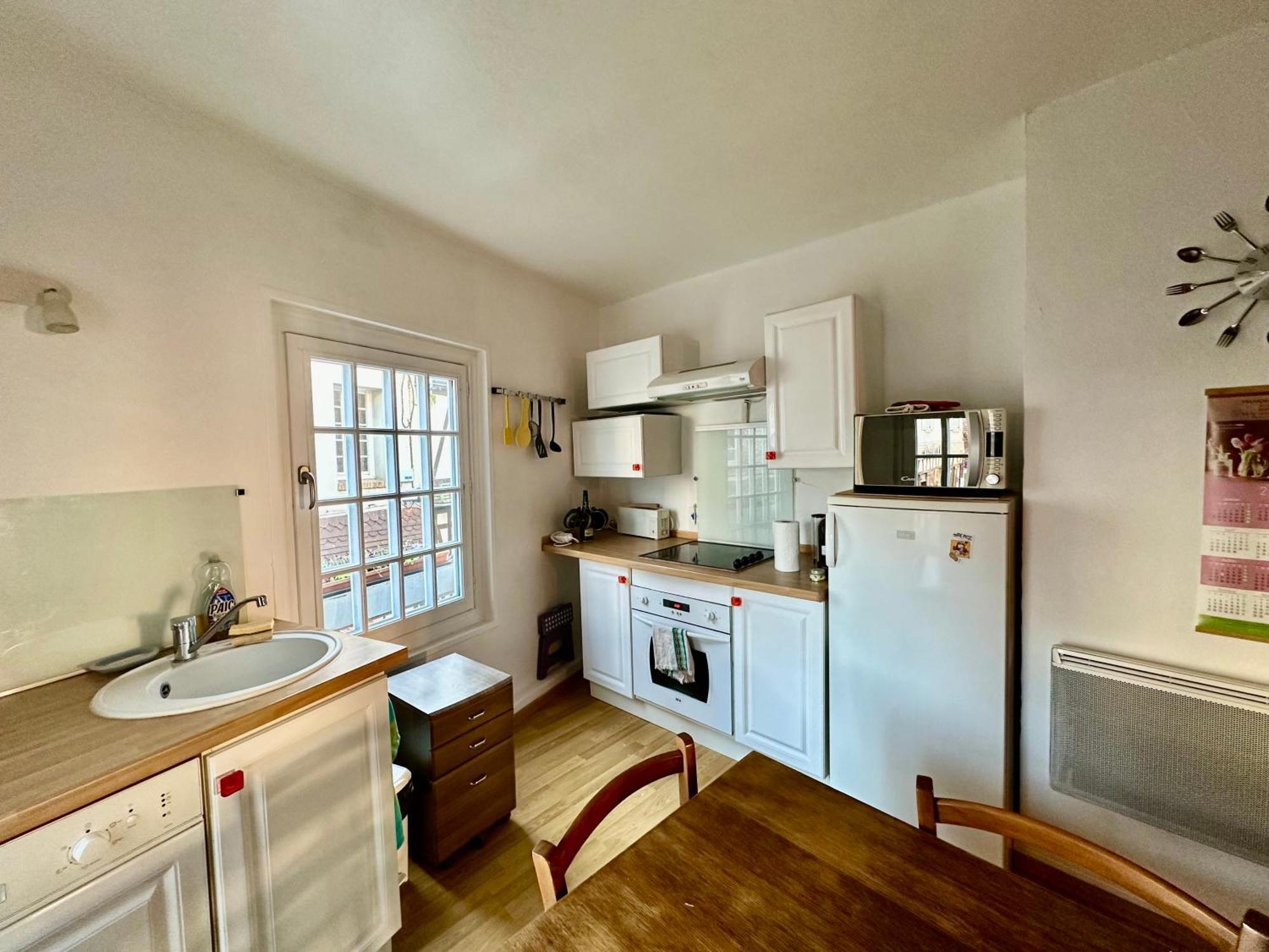 Spacious Flat 65 Sqm With And Cliffs At 100m